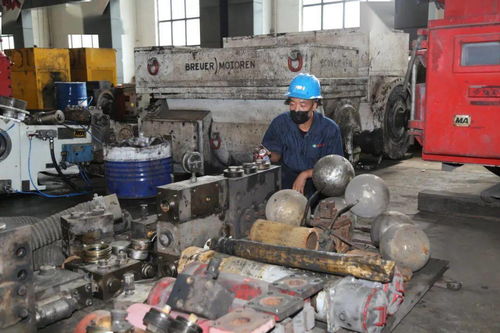 塔山煤礦公司 修舊利廢，舊機(jī)動(dòng)車變“金礦”